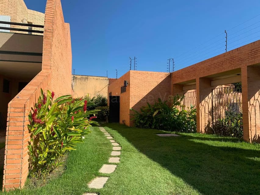 Townhouse (Duplex) en Venta en Trigal Norte, Carabobo - 49