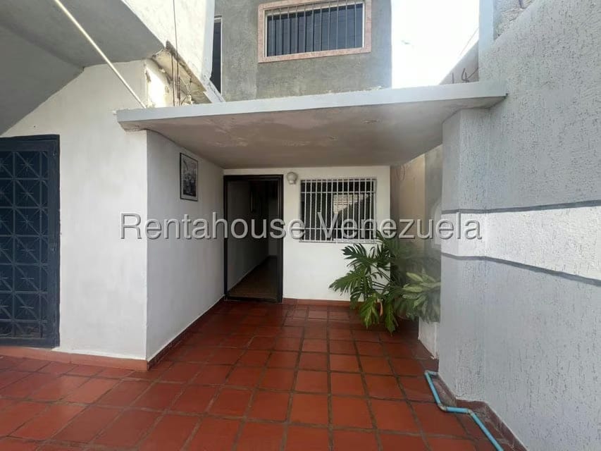 Casa (1 Nivel) en Alquiler en Nueva Segovia, Lara - 2