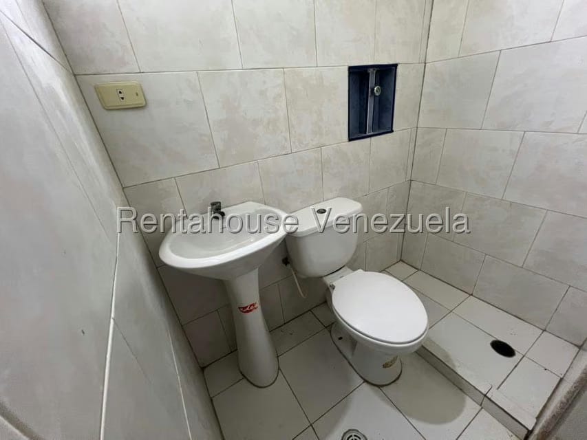 Casa (1 Nivel) en Alquiler en Nueva Segovia, Lara - 30