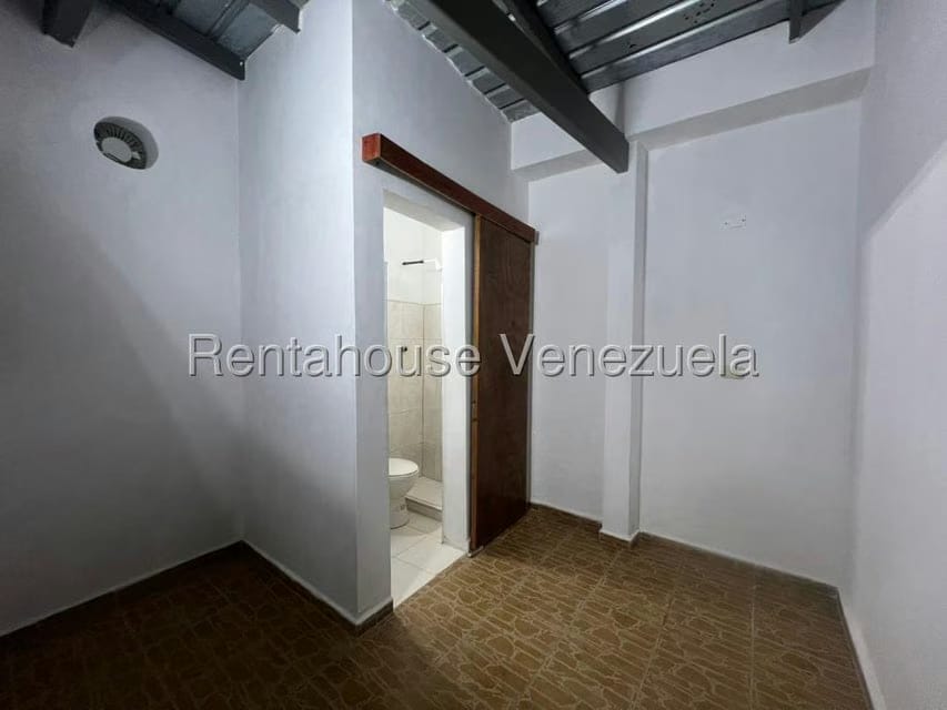 Casa (1 Nivel) en Alquiler en Nueva Segovia, Lara - 8