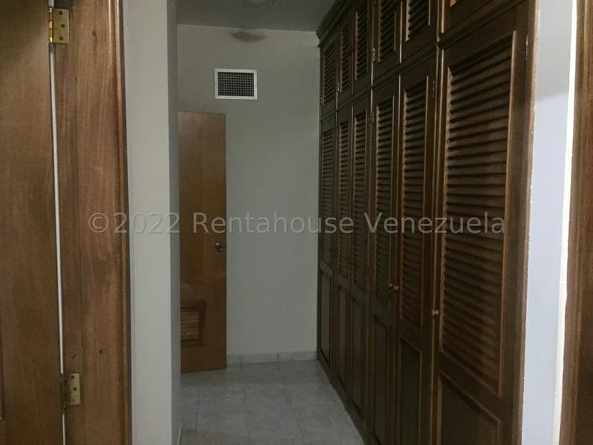 Apartamento (1 Nivel) en Venta en La Lago, Zulia - 17