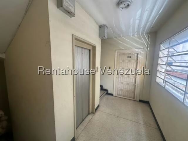 Apartamento (1 Nivel) en Alquiler en Las Delicias de Sabana Grande, Distrito Metropolitano - 2