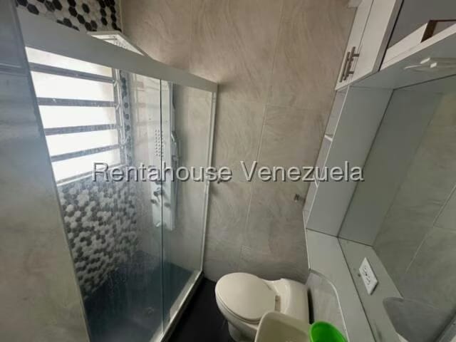 Apartamento (1 Nivel) en Alquiler en Las Delicias de Sabana Grande, Distrito Metropolitano - 9