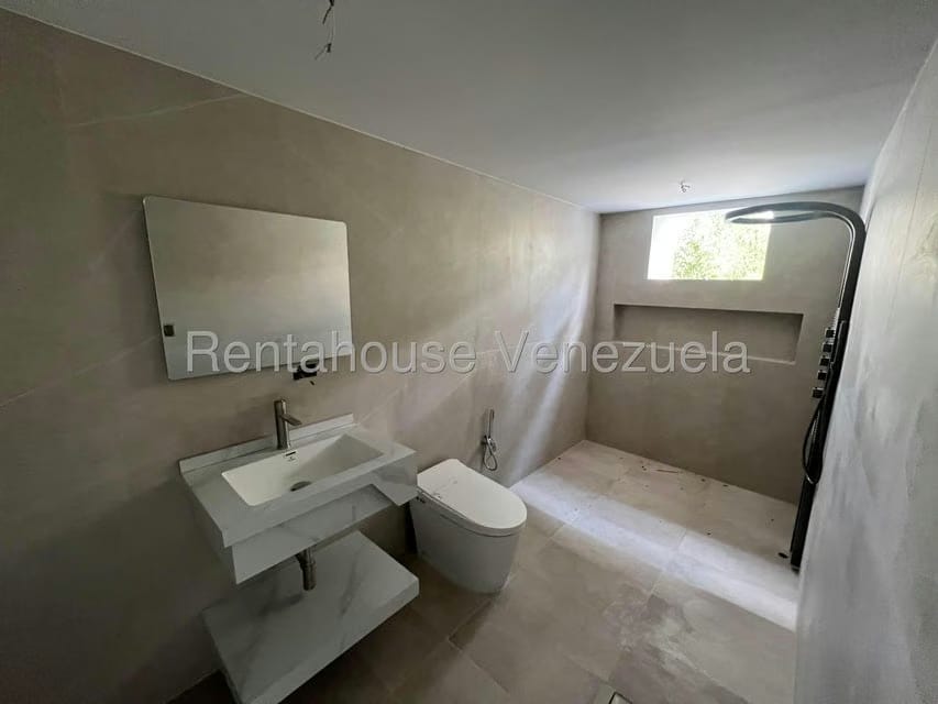 Casa (Multipes Niveles) en Venta en Country Club, Distrito Metropolitano - 12