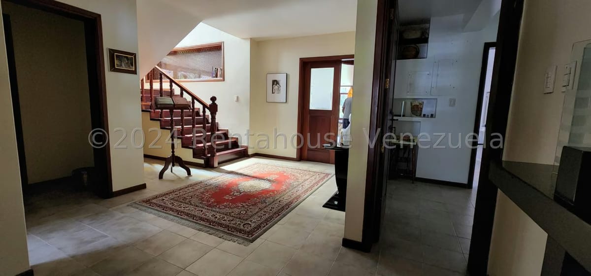 Casa (Multipes Niveles) en Venta en Lomas de La Lagunita, Distrito Metropolitano - 101