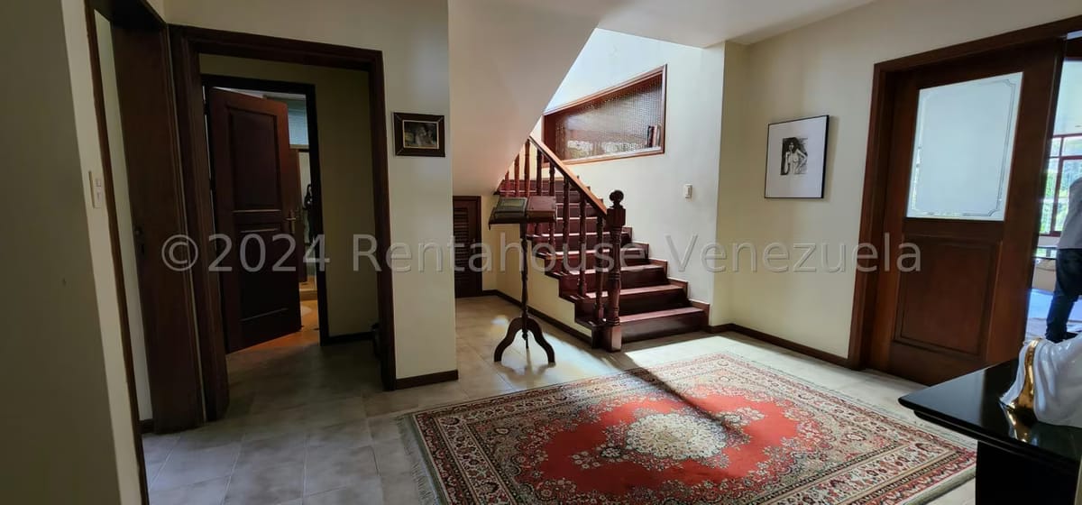 Casa (Multipes Niveles) en Venta en Lomas de La Lagunita, Distrito Metropolitano - 103