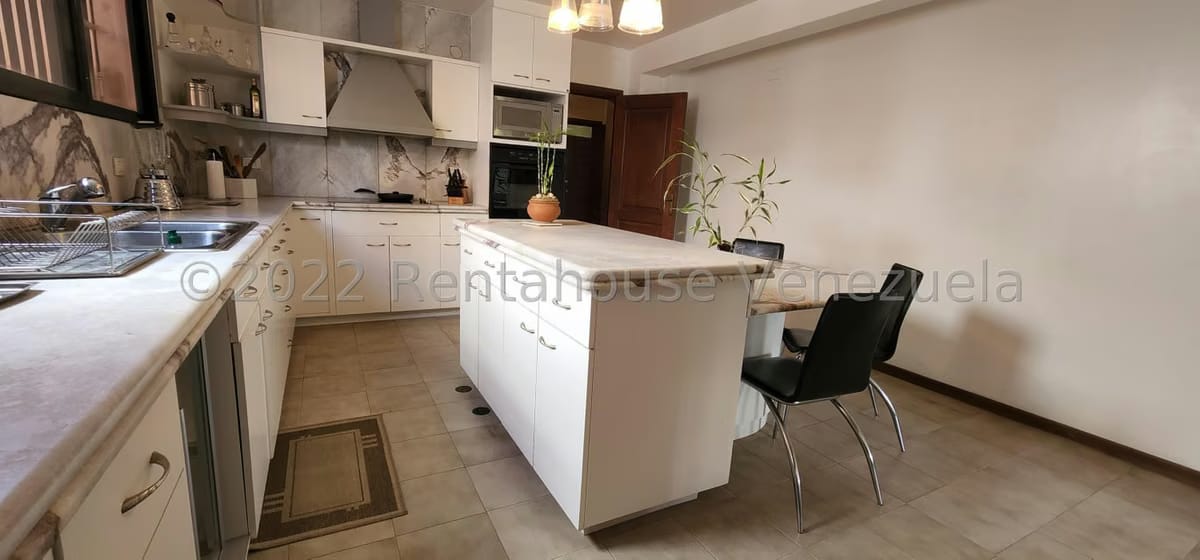 Casa (Multipes Niveles) en Venta en Lomas de La Lagunita, Distrito Metropolitano - 28