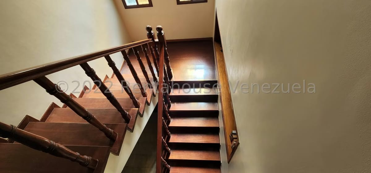 Casa (Multipes Niveles) en Venta en Lomas de La Lagunita, Distrito Metropolitano - 35