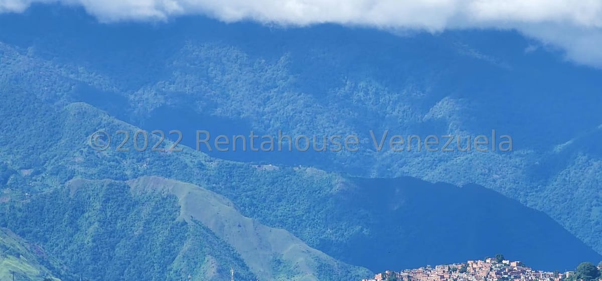 Casa (Multipes Niveles) en Venta en Lomas de La Lagunita, Distrito Metropolitano - 40