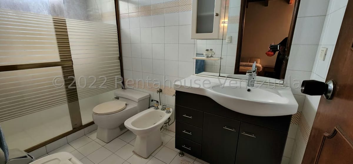 Casa (Multipes Niveles) en Venta en Lomas de La Lagunita, Distrito Metropolitano - 52