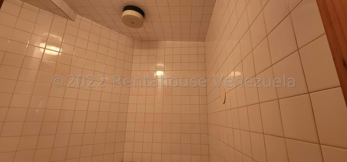 Casa (Multipes Niveles) en Venta en Lomas de La Lagunita, Distrito Metropolitano - 55