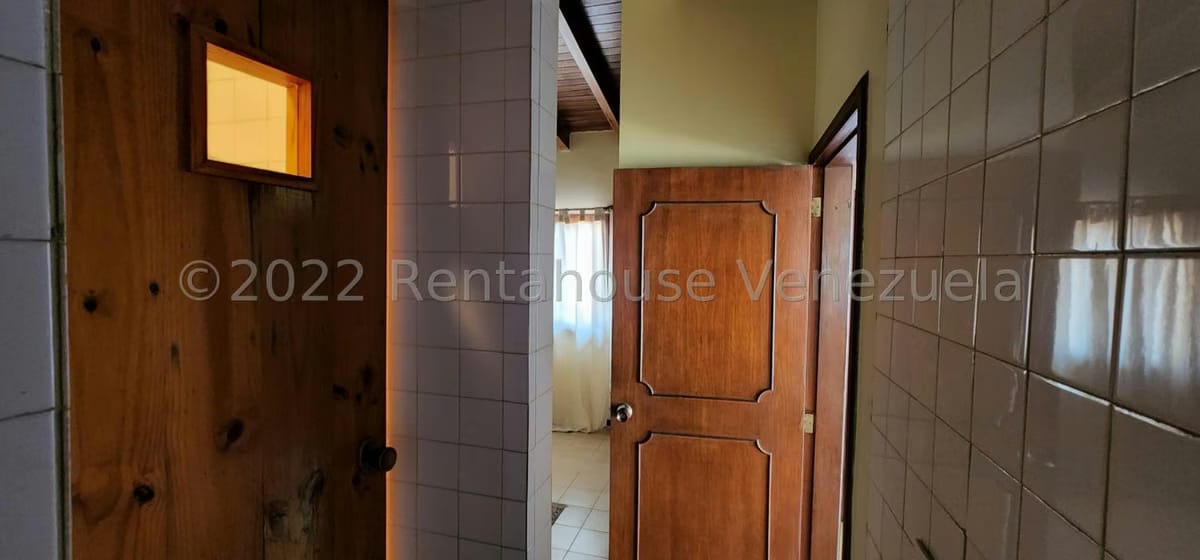 Casa (Multipes Niveles) en Venta en Lomas de La Lagunita, Distrito Metropolitano - 56