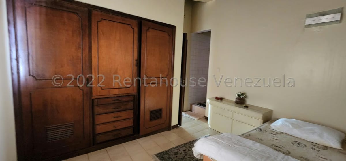 Casa (Multipes Niveles) en Venta en Lomas de La Lagunita, Distrito Metropolitano - 58