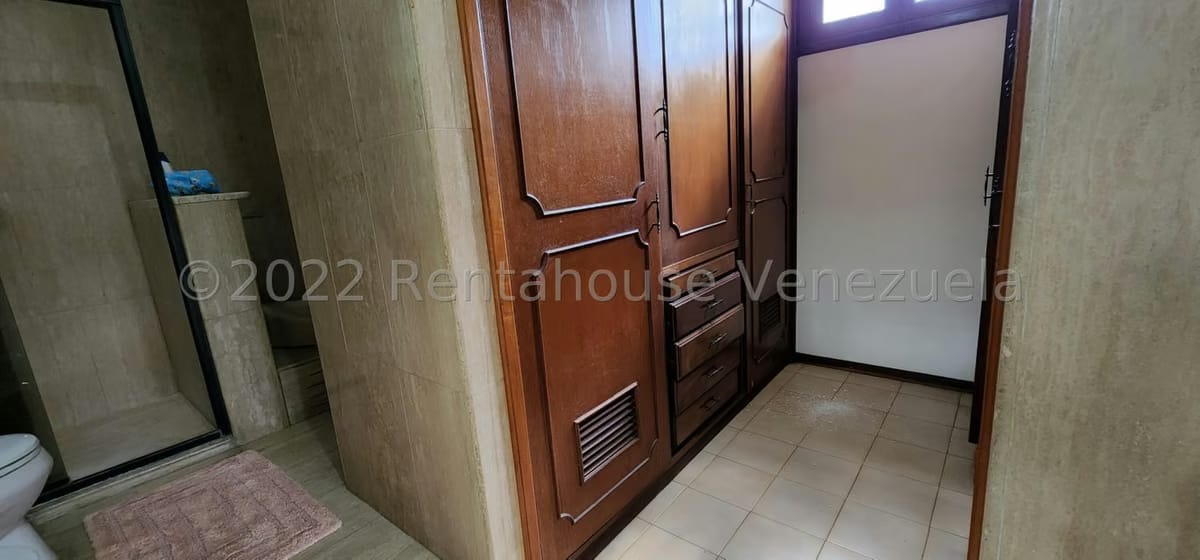 Casa (Multipes Niveles) en Venta en Lomas de La Lagunita, Distrito Metropolitano - 61