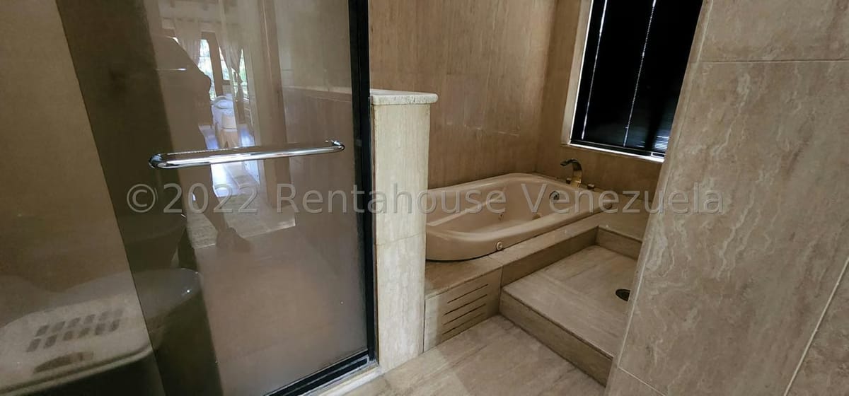 Casa (Multipes Niveles) en Venta en Lomas de La Lagunita, Distrito Metropolitano - 67