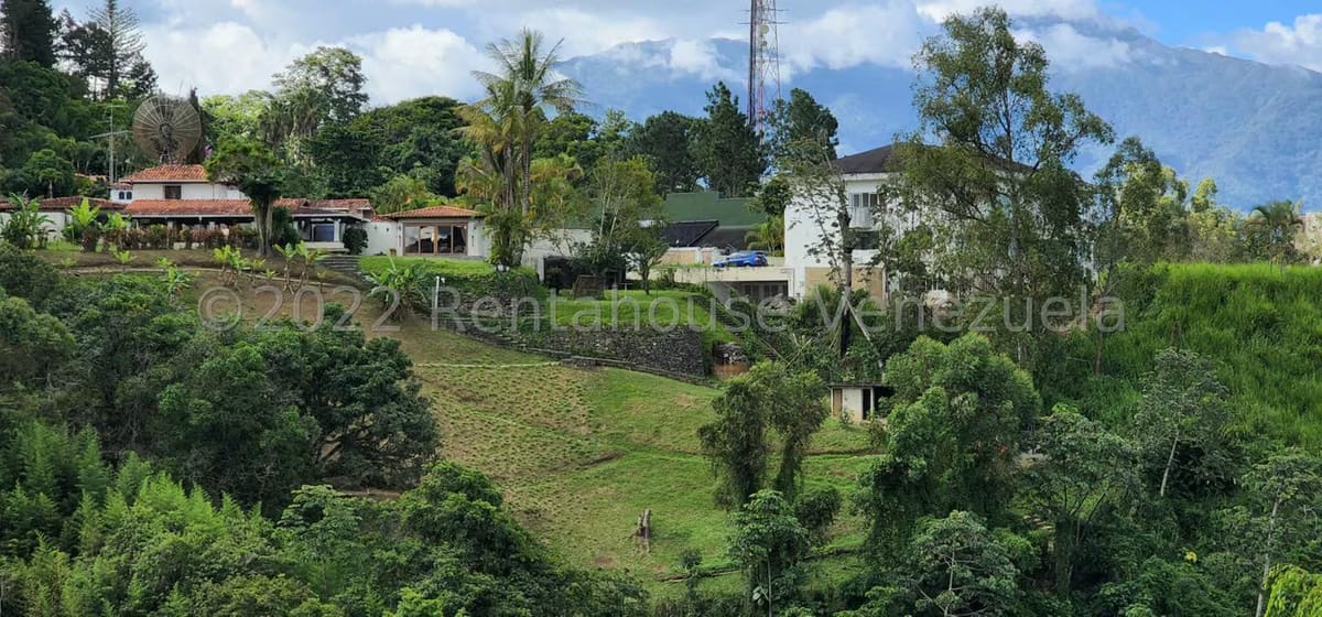 Casa (Multipes Niveles) en Venta en Lomas de La Lagunita, Distrito Metropolitano - 81