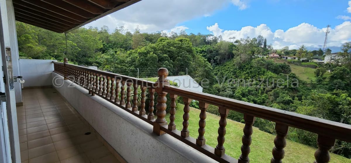 Casa (Multipes Niveles) en Venta en Lomas de La Lagunita, Distrito Metropolitano - 83