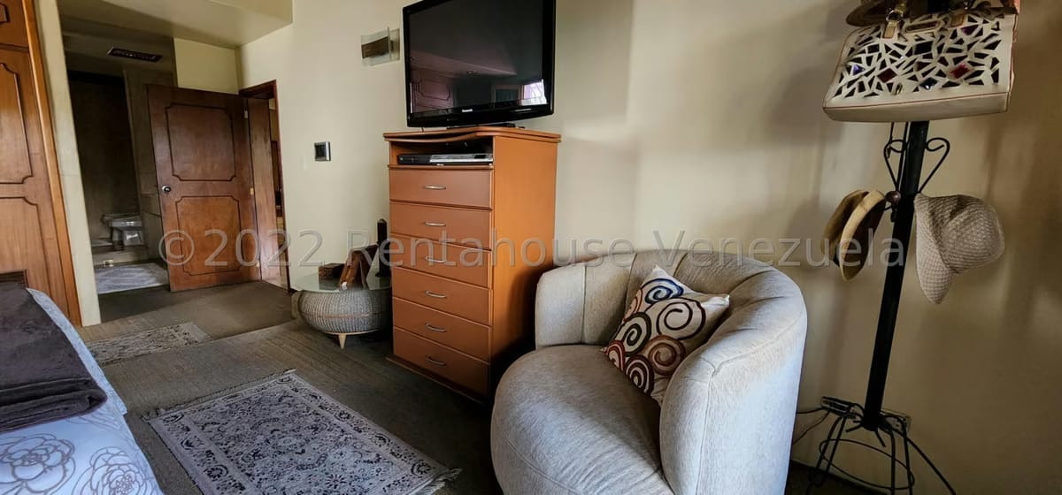 Casa (Multipes Niveles) en Venta en Lomas de La Lagunita, Distrito Metropolitano - 86