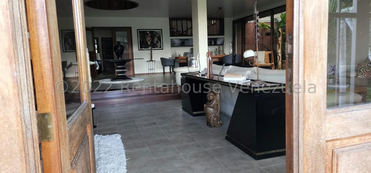 Casa (Multipes Niveles) en Venta en Lomas de La Lagunita, Distrito Metropolitano - 93
