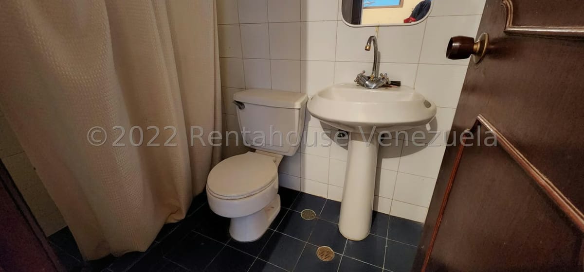 Casa (Multipes Niveles) en Venta en Lomas de La Lagunita, Distrito Metropolitano - 95