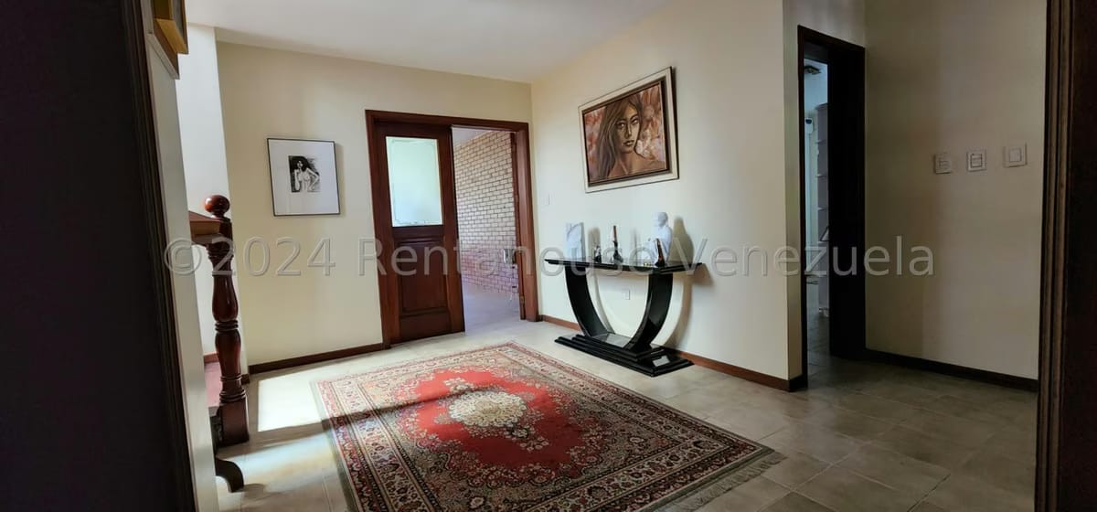 Casa (Multipes Niveles) en Venta en Lomas de La Lagunita, Distrito Metropolitano - 100