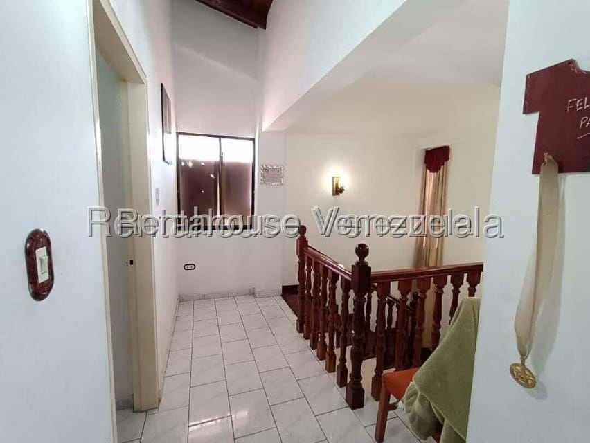 Townhouse (Multiples Niveles) en Venta en El Castillejo, Miranda - 9
