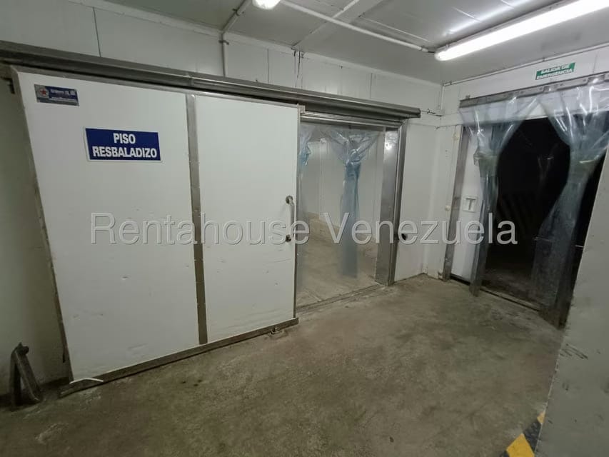 Comercial (Edificio) en Venta en Mariche, Distrito Metropolitano - 3