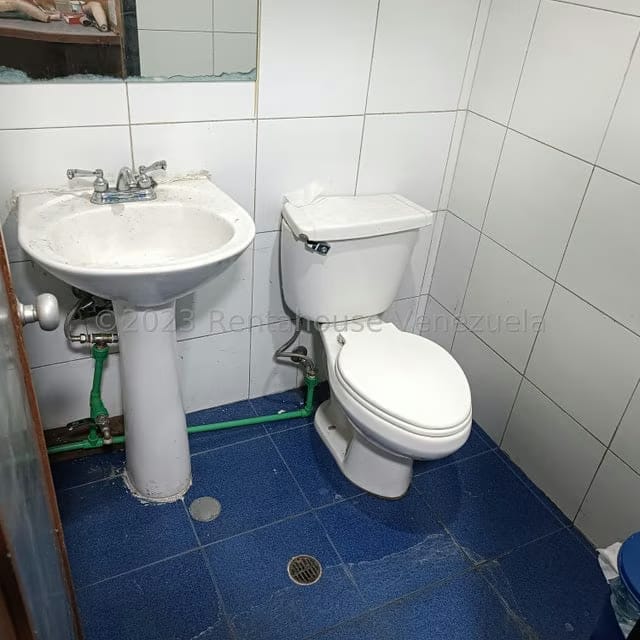 Comercial (Local Comercial) en Venta en Parroquia Catedral, Distrito Metropolitano - 13