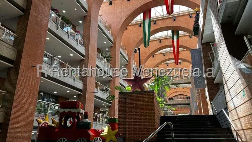 Comercial (Local Comercial) en Alquiler en El Cafetal, Distrito Metropolitano - 2