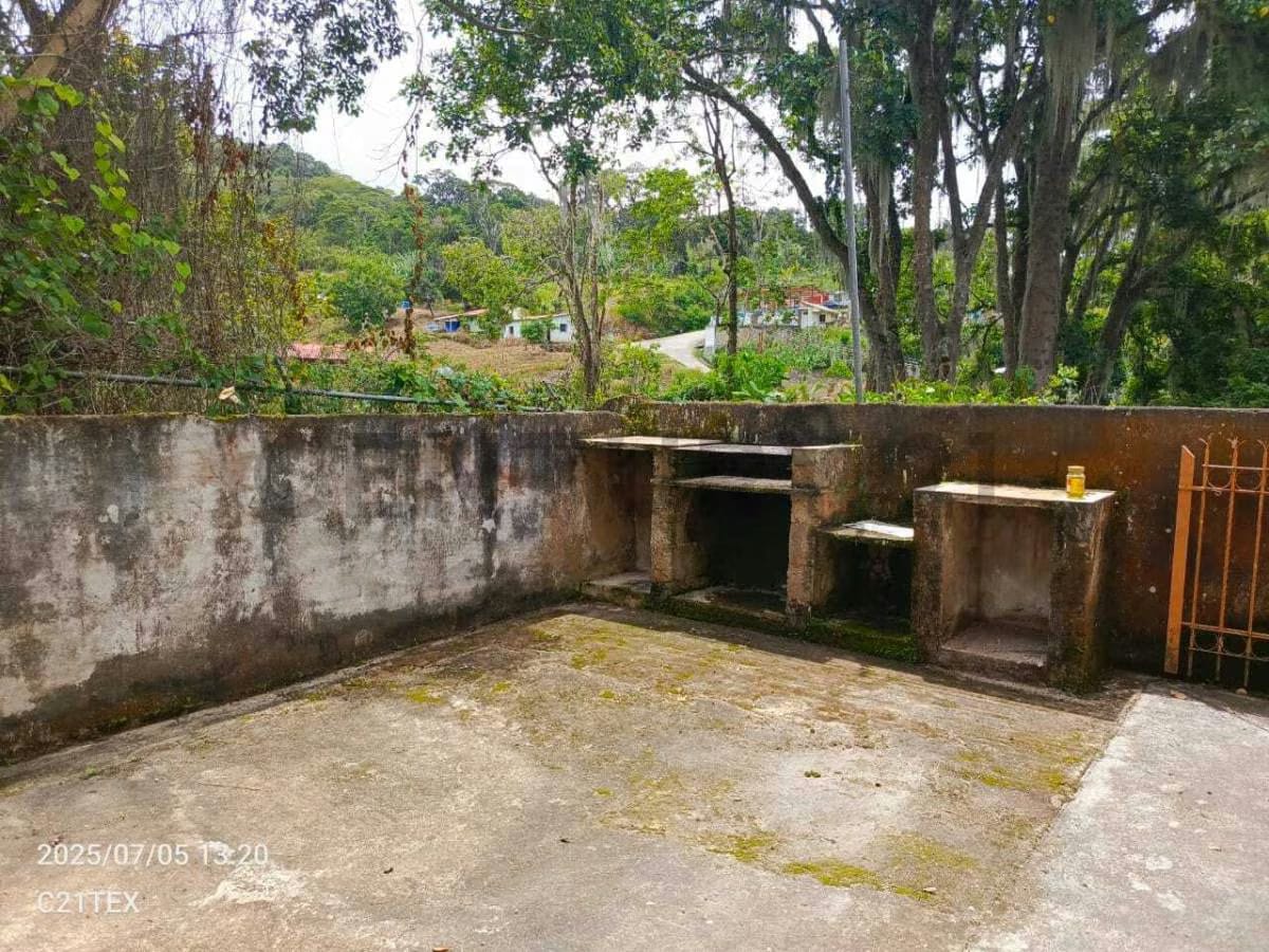 Se Vende Bello y Amplio Chalet en Caripe (San Agustin) - 8