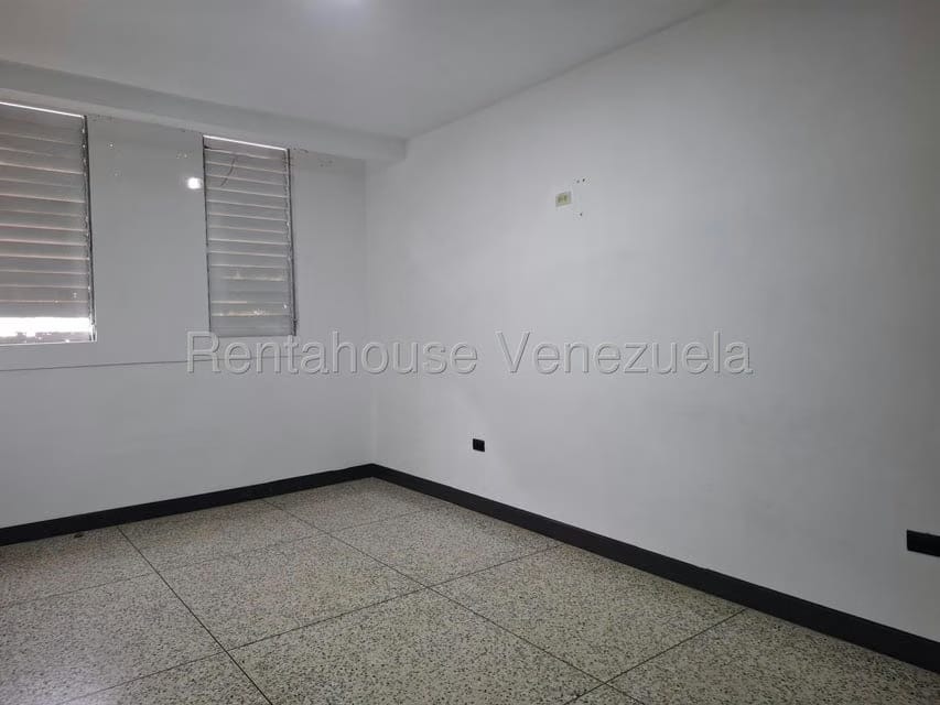 Comercial (Local Comercial) en Alquiler en Bararida, Lara - 16