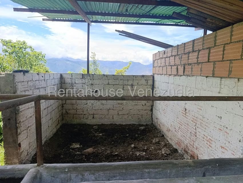 Casa (Finca) en Venta en Via Jaji, Merida - 48