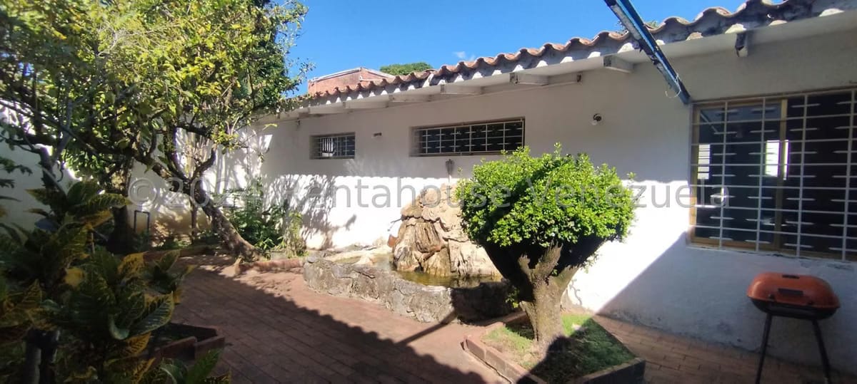 Casa (Multipes Niveles) en Venta en La Floresta, Distrito Metropolitano - 11