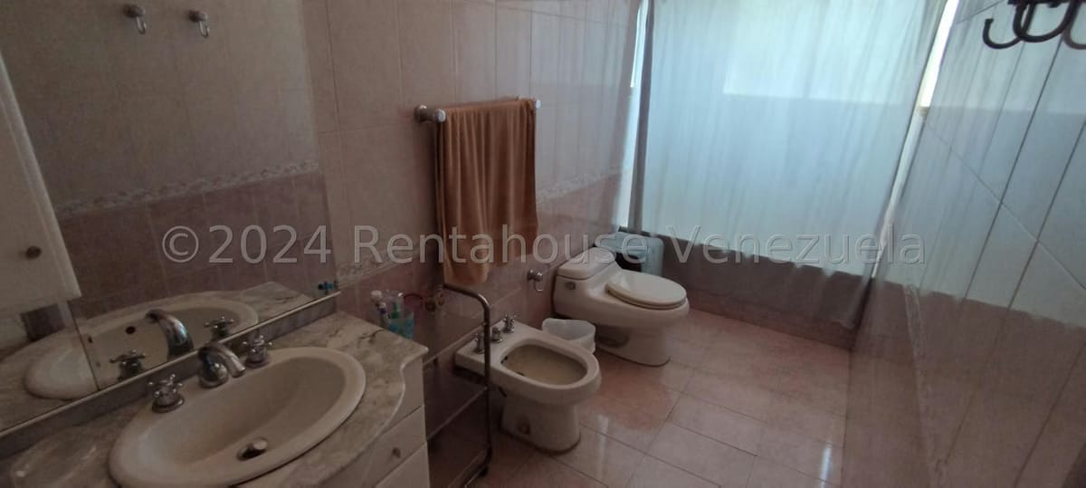 Casa (Multipes Niveles) en Venta en La Floresta, Distrito Metropolitano - 24