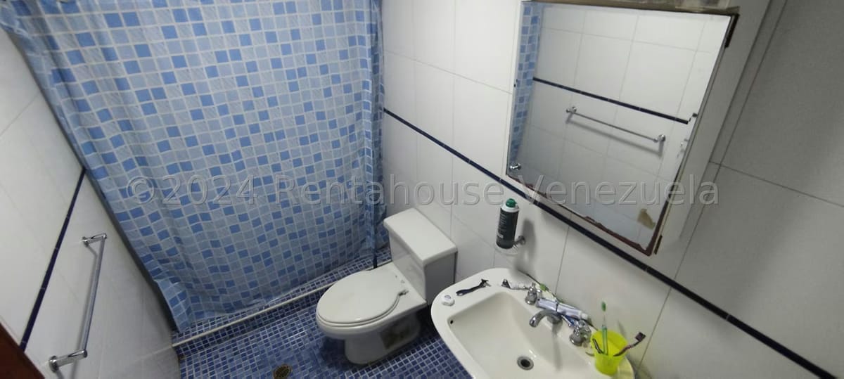 Casa (Multipes Niveles) en Venta en La Floresta, Distrito Metropolitano - 34