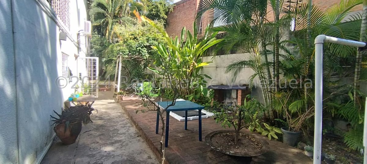 Casa (Multipes Niveles) en Venta en La Floresta, Distrito Metropolitano - 39