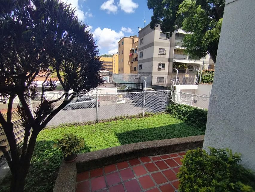 Casa (Duplex) en Venta en San Bernardino, Distrito Metropolitano - 2