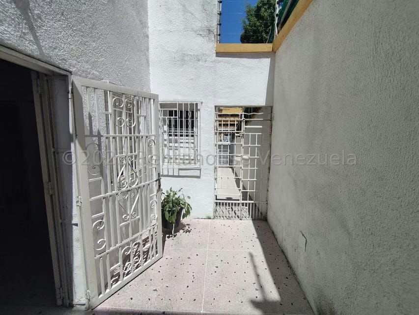 Casa (Duplex) en Venta en San Bernardino, Distrito Metropolitano - 27