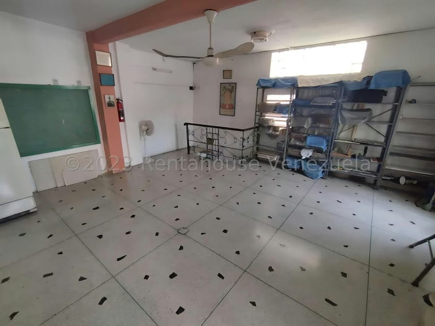 Casa (Duplex) en Venta en San Bernardino, Distrito Metropolitano - 30