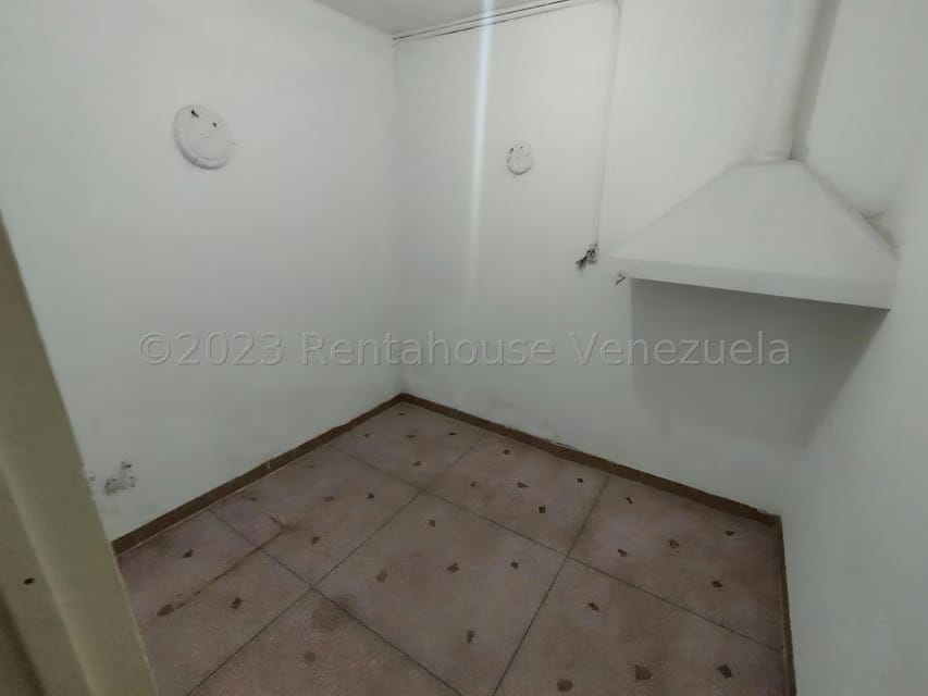 Casa (Duplex) en Venta en San Bernardino, Distrito Metropolitano - 35