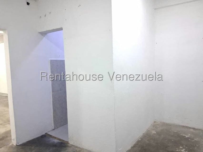 Comercial (Local Comercial) en Alquiler en Centro, Lara - 29