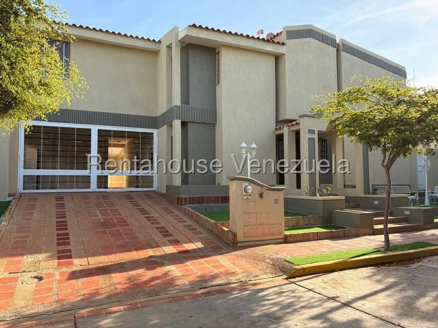 Townhouse (Multiples Niveles) en Venta en Doral Norte, Zulia - 4