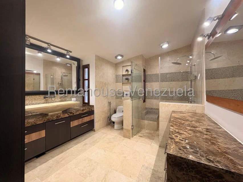 Townhouse (Multiples Niveles) en Venta en Doral Norte, Zulia - 40