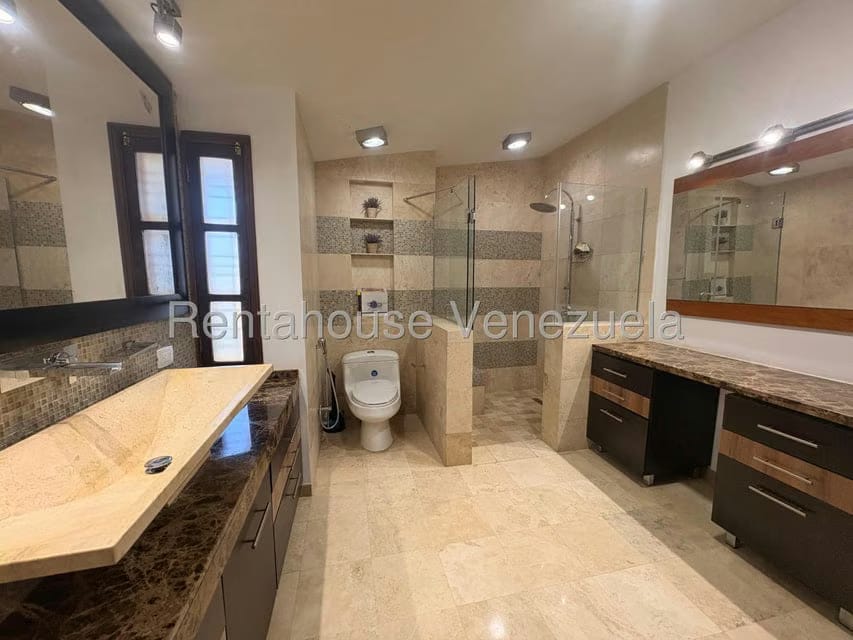 Townhouse (Multiples Niveles) en Venta en Doral Norte, Zulia - 41