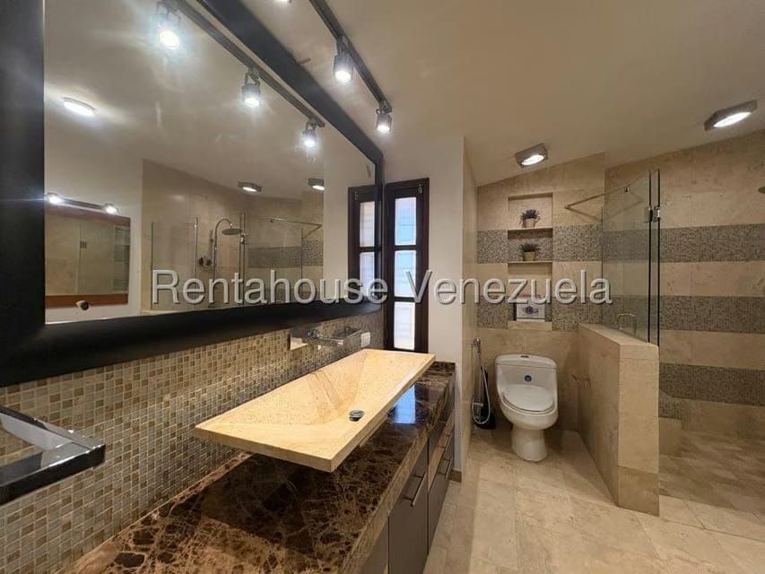 Townhouse (Multiples Niveles) en Venta en Doral Norte, Zulia - 42