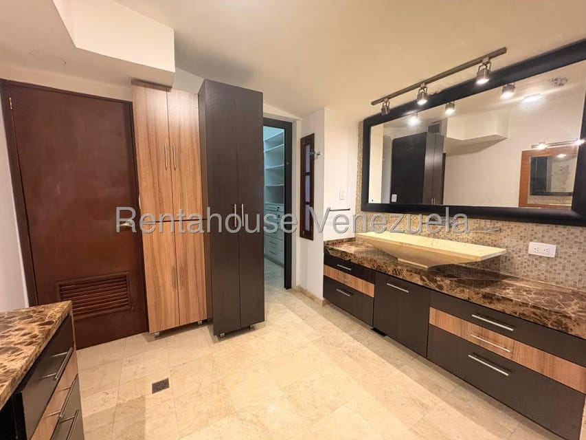 Townhouse (Multiples Niveles) en Venta en Doral Norte, Zulia - 44