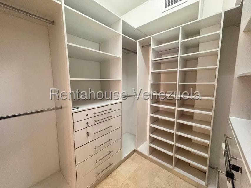 Townhouse (Multiples Niveles) en Venta en Doral Norte, Zulia - 46