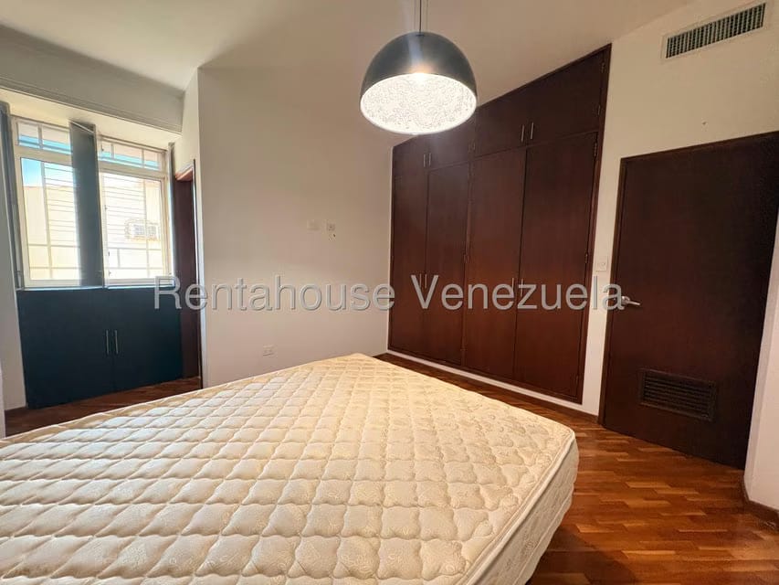 Townhouse (Multiples Niveles) en Venta en Doral Norte, Zulia - 48