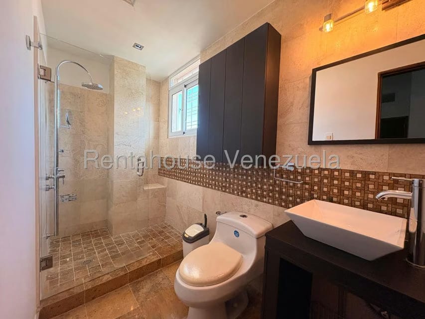 Townhouse (Multiples Niveles) en Venta en Doral Norte, Zulia - 63