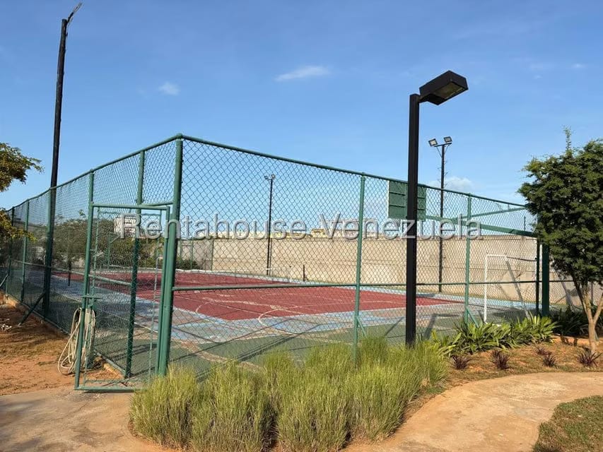 Townhouse (Multiples Niveles) en Venta en Doral Norte, Zulia - 89